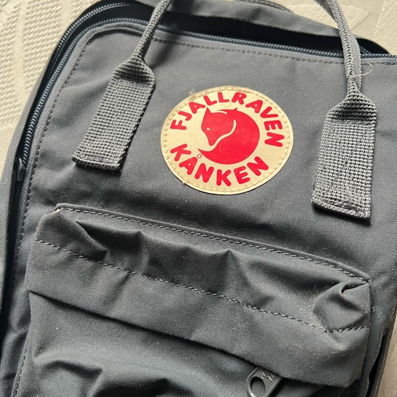 Kånken Graphite Mini Backpack - Picture 2 of 6